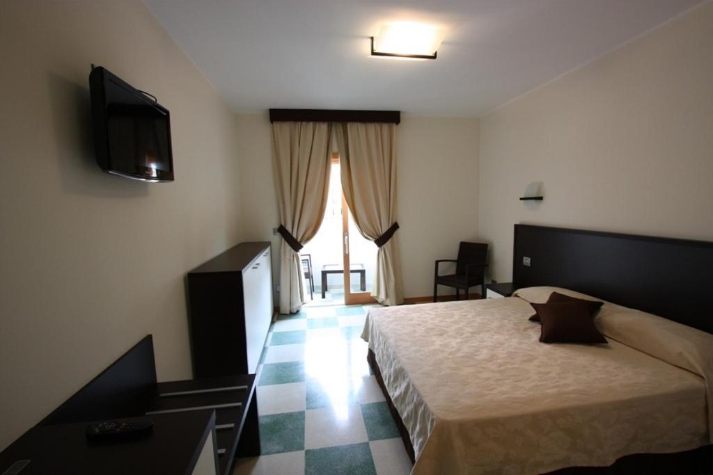 Hotel Bagni Arcobaleno Deiva Marina Oda fotoğraf