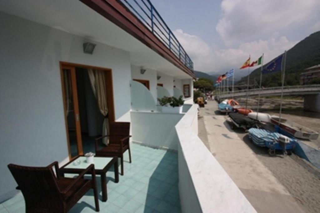 Hotel Bagni Arcobaleno Deiva Marina Oda fotoğraf